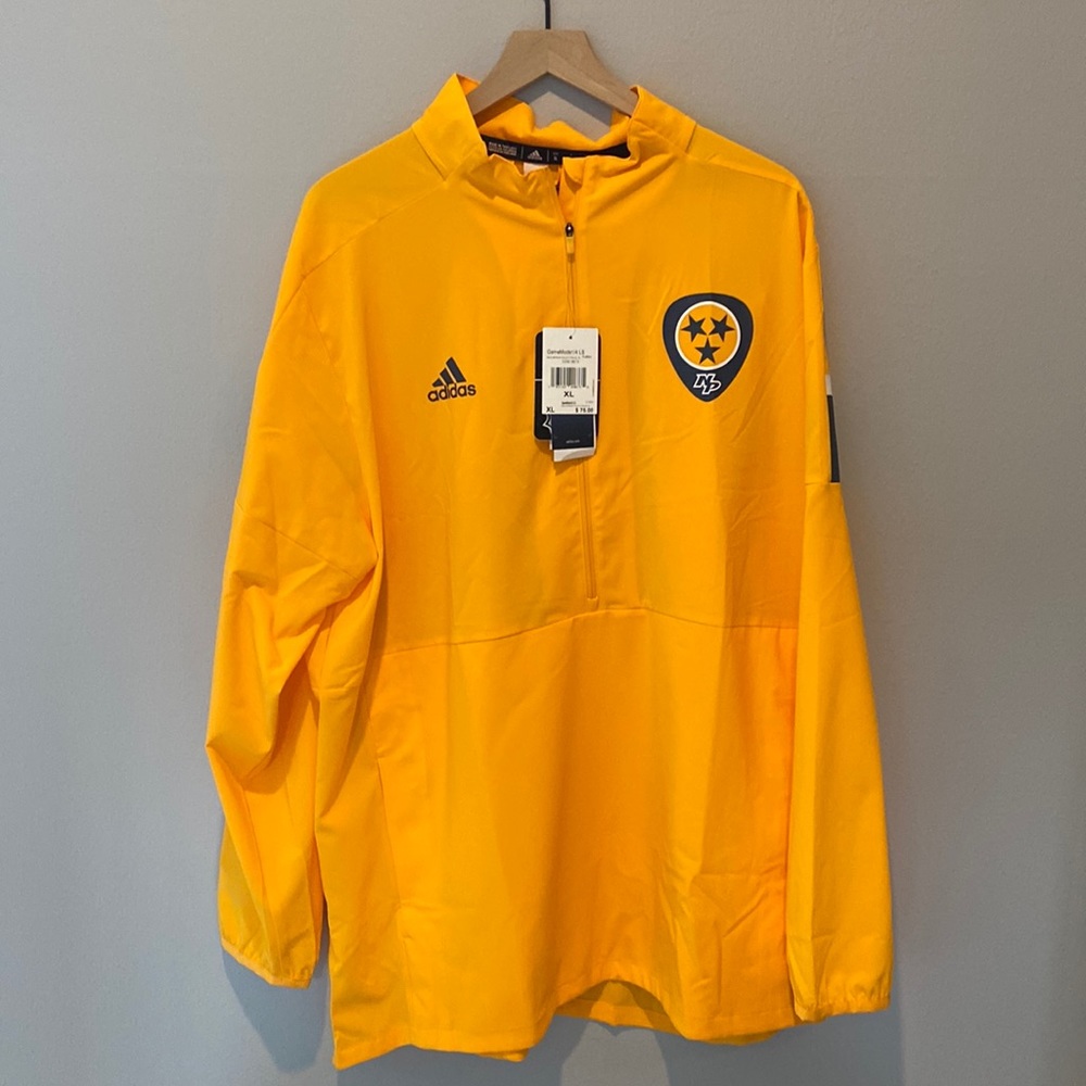 Mens XL Nashville Predators Q-Zip